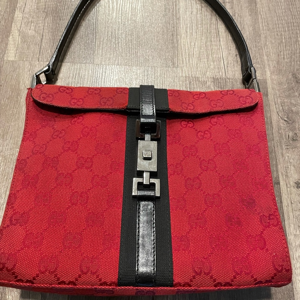 Gucci Red black square style Jackie O clasp silver